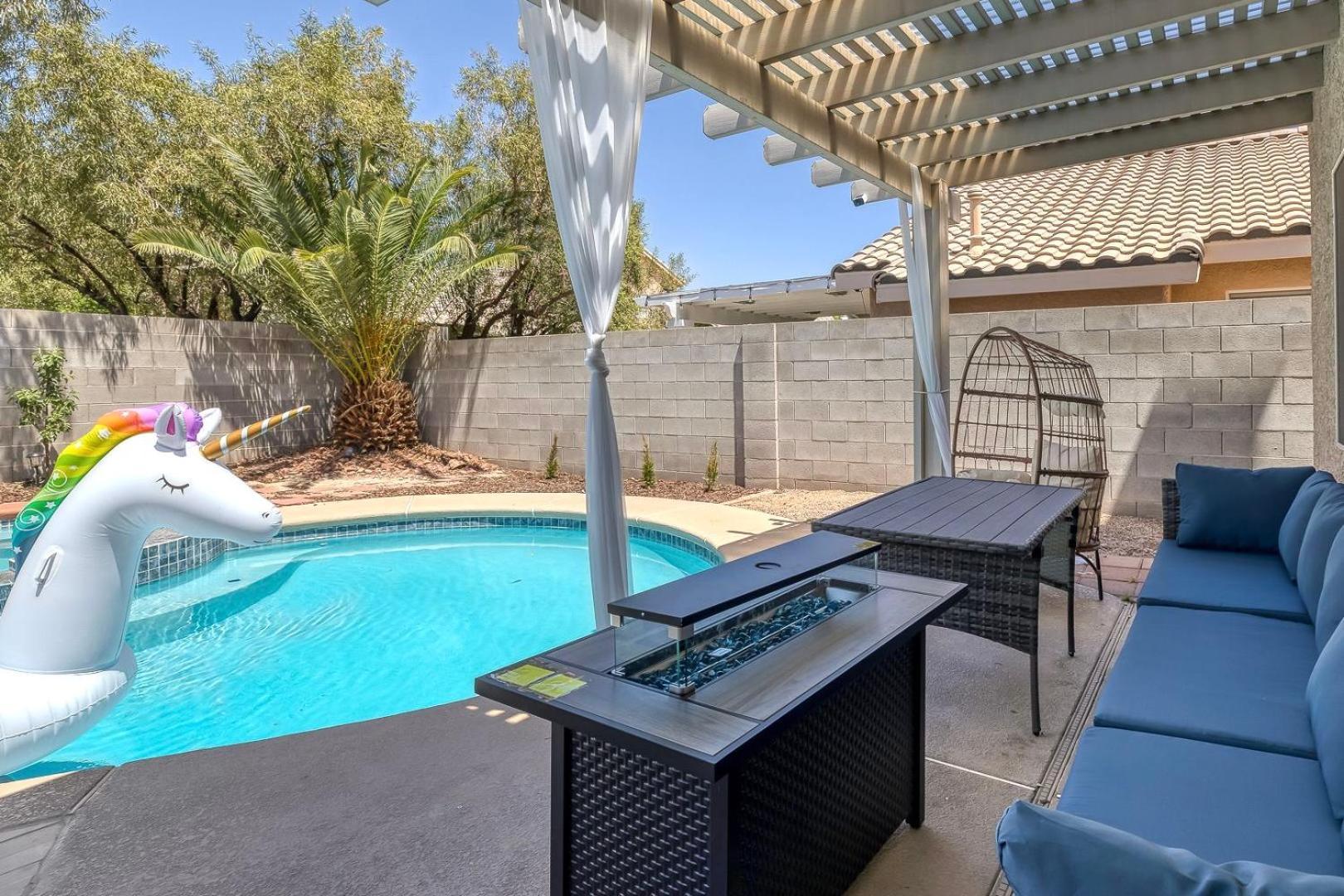 Modern Home In Las Vegas Near Strip With Pool And Jacuzzi Εξωτερικό φωτογραφία