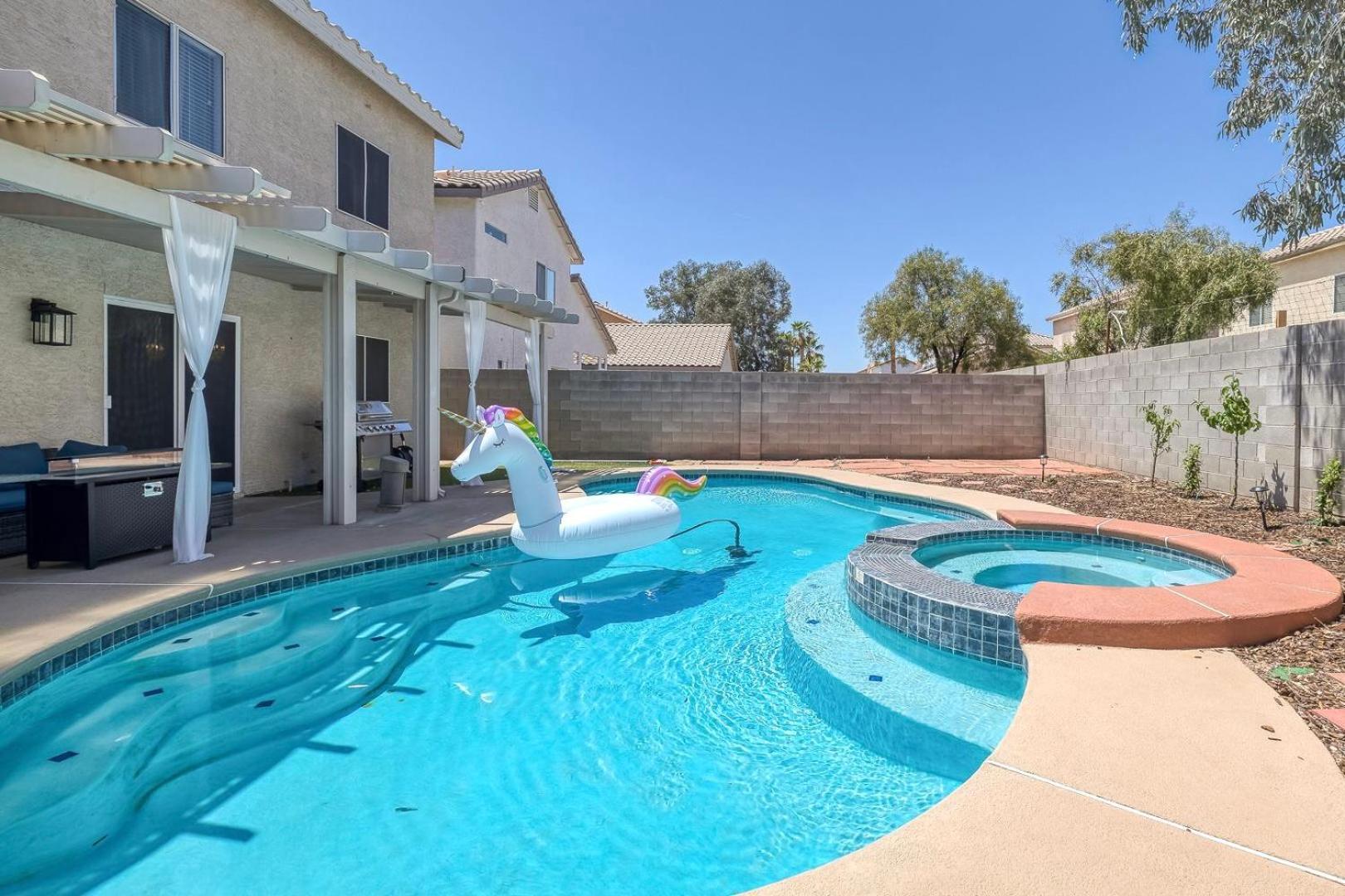 Modern Home In Las Vegas Near Strip With Pool And Jacuzzi Εξωτερικό φωτογραφία